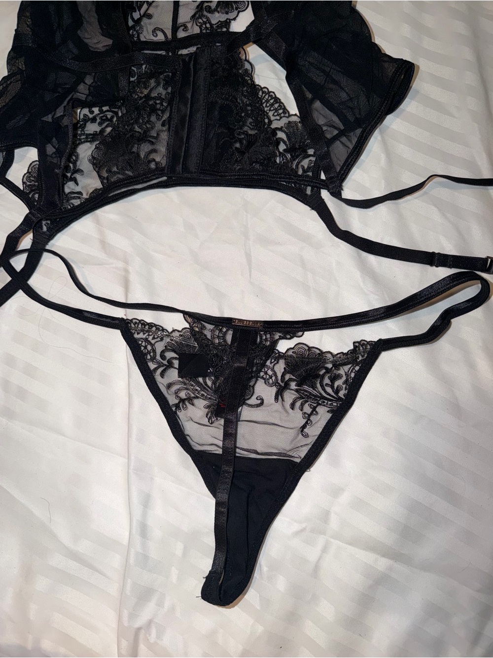 Bluebella Marsielle Wired Basque and Thong Lingerie Set - Picture 5 of 5
